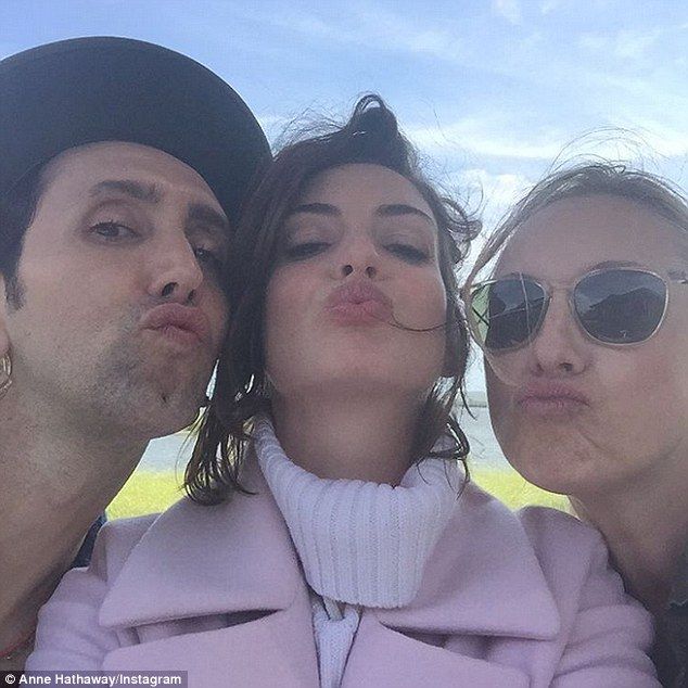 Η Anne Hathaway έκανε κάτι που σίγουρα δε θα περιμέναμε ποτέ