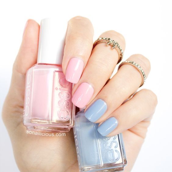 Οι 2 hot αποχρώσεις που πρέπει να δοκιμάσεις στο μανικιούρ σου αυτή τη σεζόν!