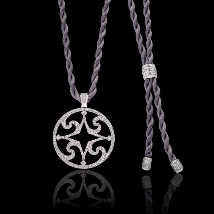 H CALYPSO είναι η μούσα του οίκου ZOLOTAS για το γούρι του 2017