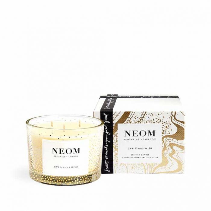 Neom, Christmas Wish Scented Candle: 13 αγνά αιθέρια έλαια, συμπεριλαμβανομένων μανταρίνι, κανέλα θα σε κάνουν να «αποτοξινωθείς» από το άγχος σου! Θα το βρεις εδώ:http://www.neomorganics.com 