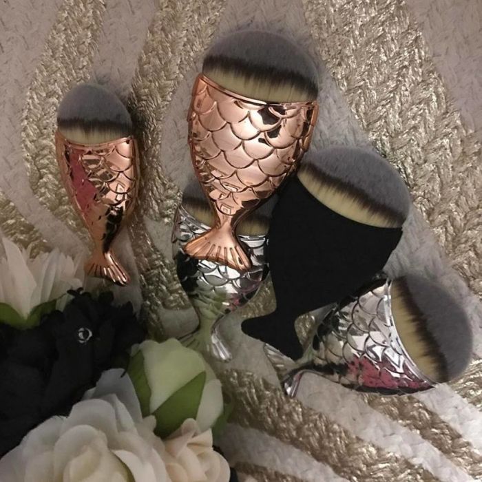 Mermaid Makeup Brushes:Με αυτά τα πινέλα μακιγιάζ θα αρχίσεις να μετράς αντίστροφα για το καλοκαίρι!
