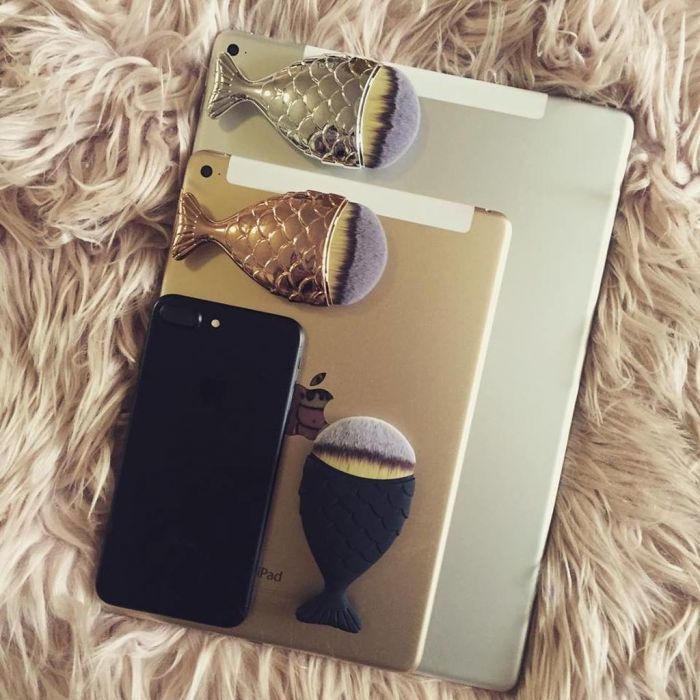 Mermaid Makeup Brushes:Με αυτά τα πινέλα μακιγιάζ θα αρχίσεις να μετράς αντίστροφα για το καλοκαίρι!