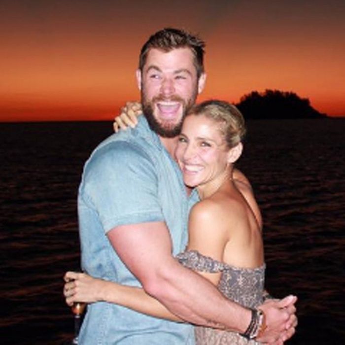 Η σύζυγος του Chris Hemsworth, Elsa Pataky είχε ένα τατουάζ με το σύμβολο του Thor στους δικεφάλους της. Τελικά, το 2011 παντρεύτηκε το Thor!