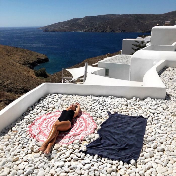 Βάσω Λασκαράκη: Πιο θεά από ποτέ στην Αστυπάλαια, μαζί με τον σύντροφό της 