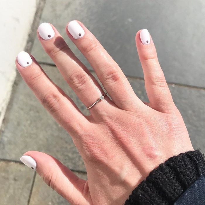 20 τέλεια minimal nail art που μπορείς να κάνεις στο σχολείο