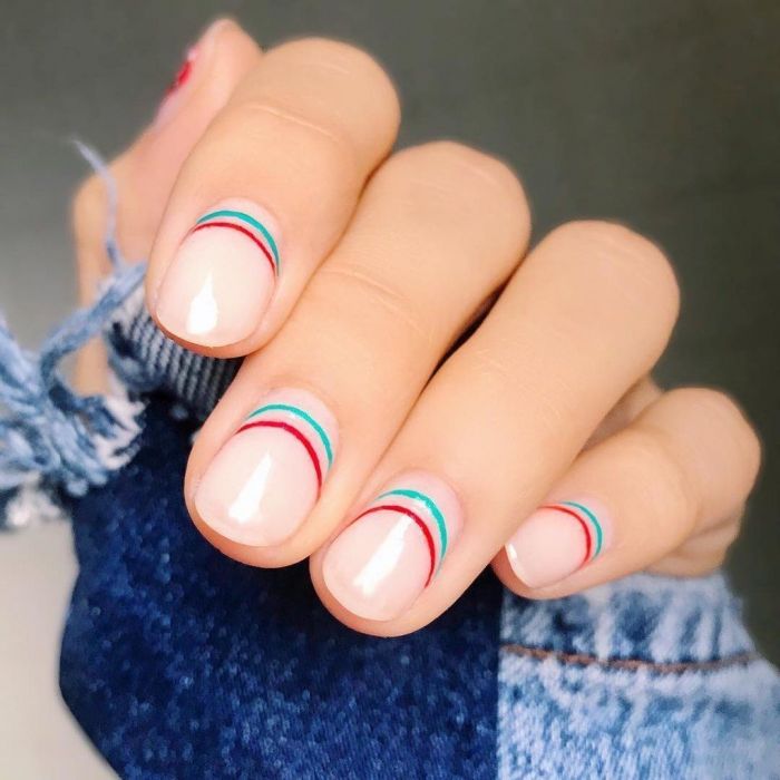 20 τέλεια minimal nail art που μπορείς να κάνεις στο σχολείο
