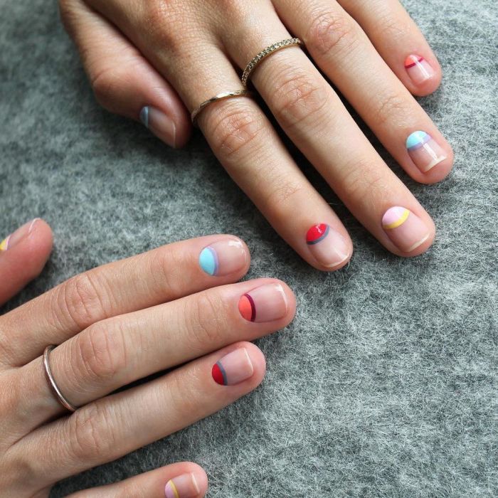 To Color Blocking στα νύχια δεν θα φύγει ποτέ από τη μόδα και έχουμε τις αποδείξεις
