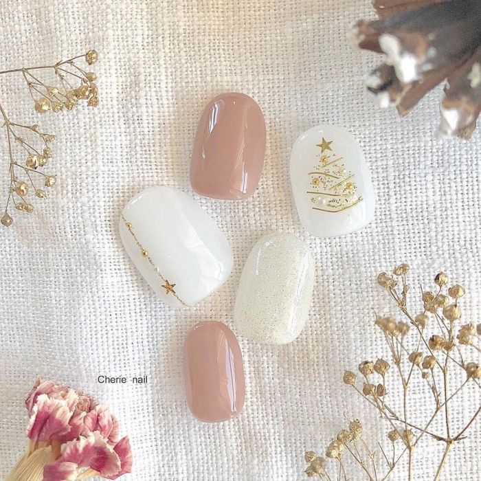 Χριστουγεννιάτικα σχέδια σε nude αποχρώσεις! 
Πηγή φωτογραφίας Instagram username: @kyoko.matsuyama.18