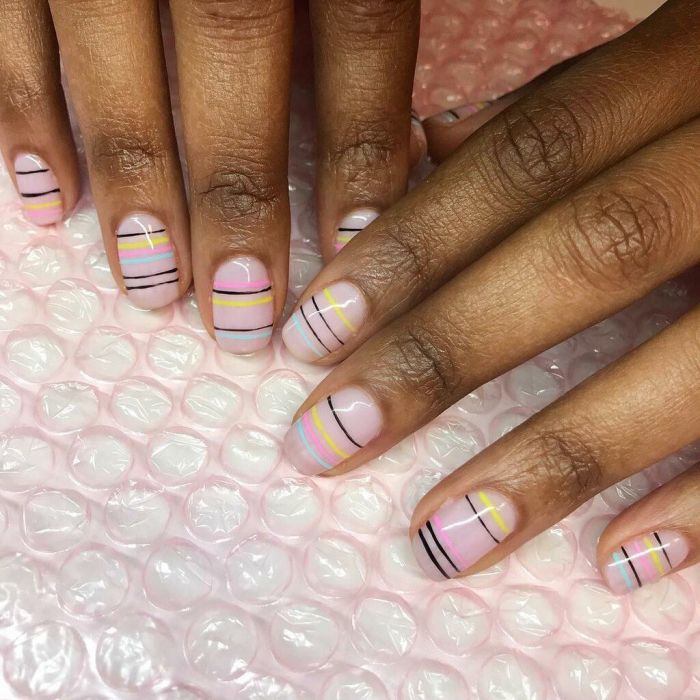 Αυτά τα nail art θα σε κάνουν να δεις τα ροζ νύχια με άλλο μάτι