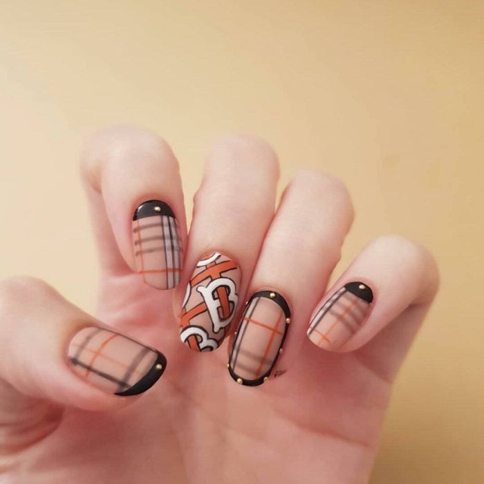 Τα #DesignerNails είναι το kitsch σχέδιο που αγαπάμε!