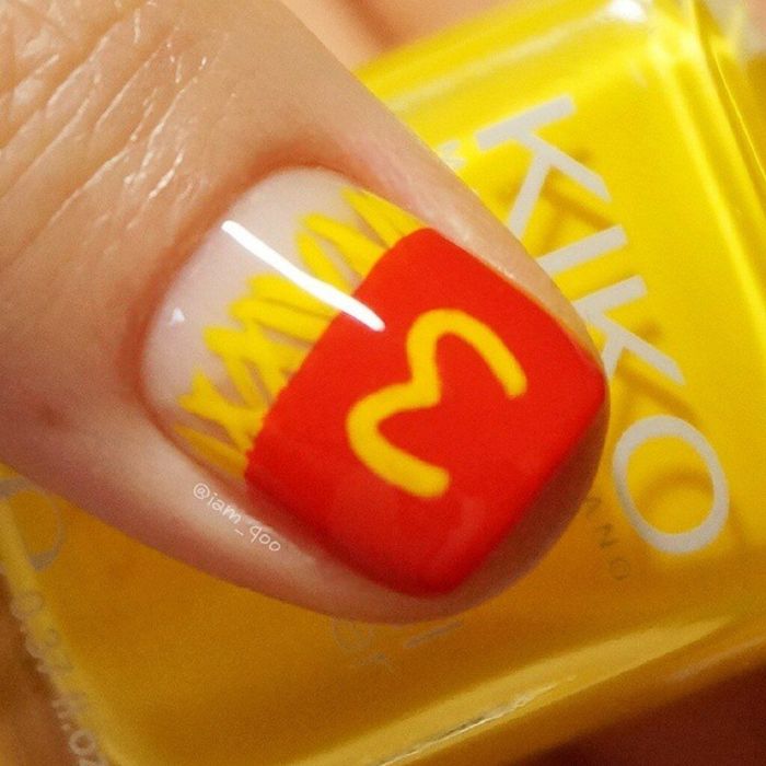 FryYay! Είναι απόγευμα Παρασκευής και λαχταρήσαμε λίγο junk food…