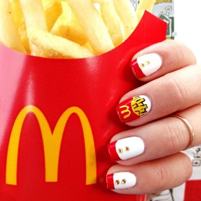 FryYay! Είναι απόγευμα Παρασκευής και λαχταρήσαμε λίγο junk food…