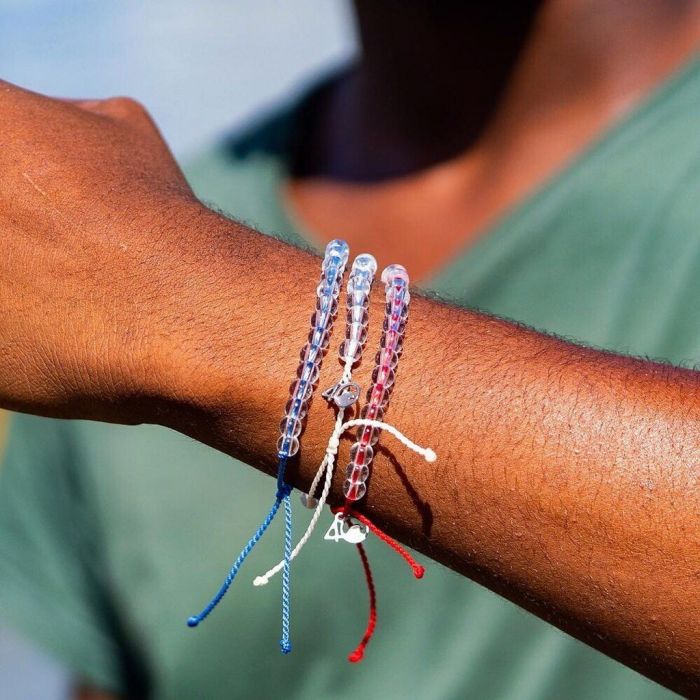 Το βραχιόλι που σώζει τους ωκεανούς 