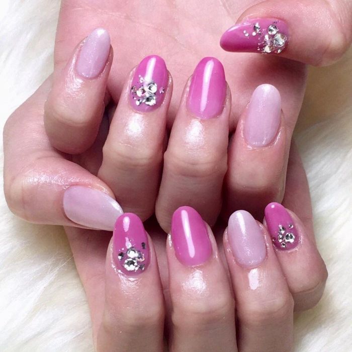 Πώς να τοποθετήσεις μόνη σου στρας στα νύχια 