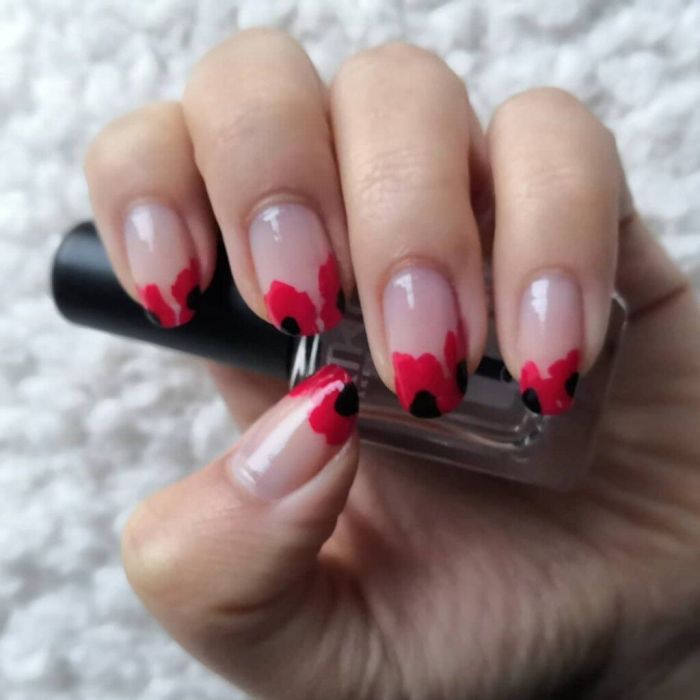 10 #PoppyNails και 10 κόκκινα βερνίκια γιατί ναι! Άνθισαν και οι παπαρούνες!