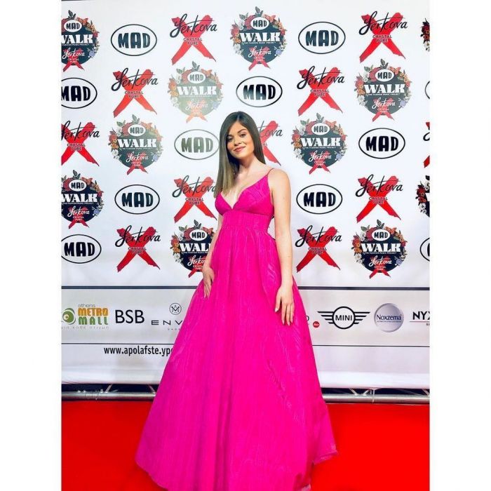 Marina Jungwirth: Το κορίτσι που τραγούδησε με το Σάκη και μας εντυπωσίασε