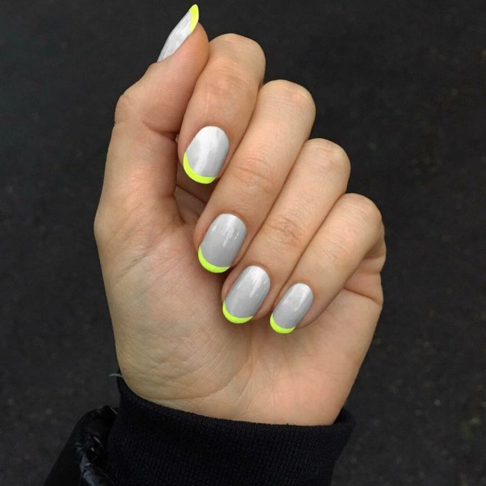 Τα #NeonNails είναι κιτς αλλά εμείς βρήκαμε 15 που είναι oh so chic!