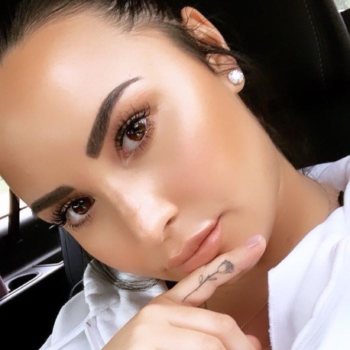 Celebrity Makeover! Η Demi Lovato άλλαξε τα μαλλιά της κι εμείς εγκρίνουμε