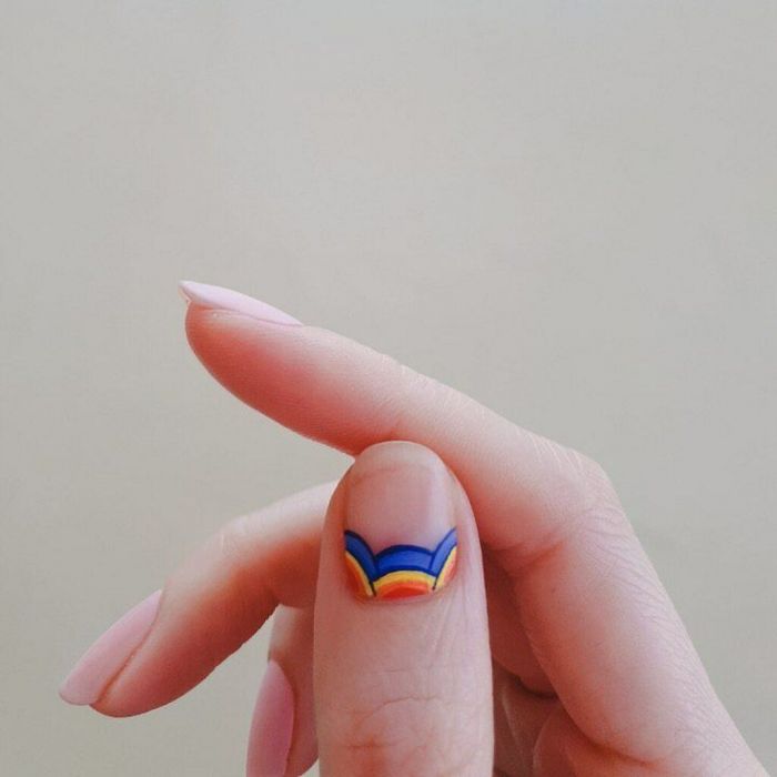 Ξέχνα αυτά που ήξερες, το trendy nail art γίνεται πλέον στον αντίχειρα!
