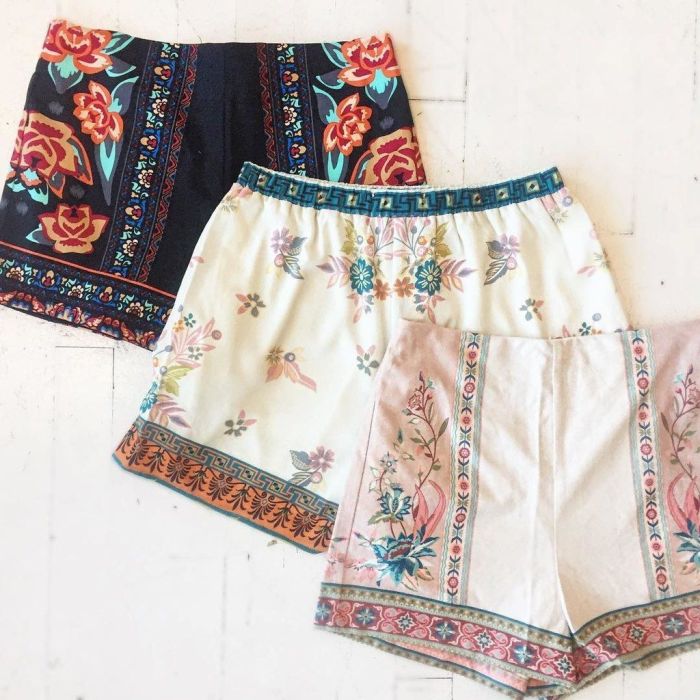 Baggy σορτς με patterns 