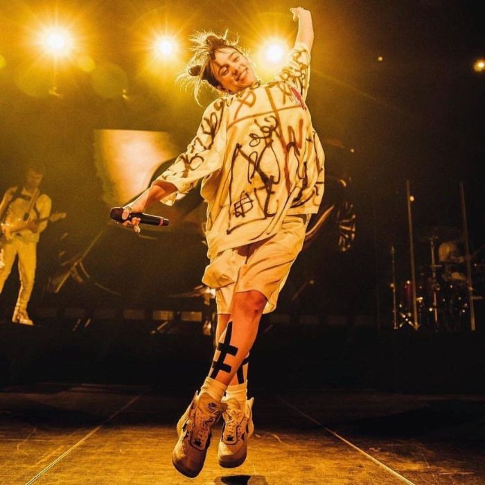 ’Θέλεις να γίνω δική σου, ε λοιπόν πρέπει να γίνεις εσύ δικός μου. Αλλά αν θέλεις κάποιο καλό κορίτσι, τότε αντίο.’’