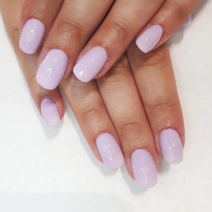 Soft Square. Για εκείνες που θέλουν το τετράγωνο σχήμα, αλλά με την άνεση του στρογγυλεμένου νυχιού.