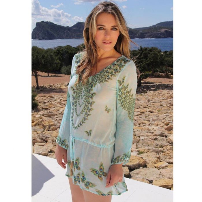 Γι’ αυτό και δεν το κρύβει κι ανεβάζει διαρκώς φωτογραφίες με μαγιό, που αφήνουν το κοινό άφωνο.