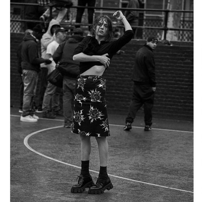 Η αγαπημένη σου ηθοποιός από το Stranger Things κάνει «στροφή» στην καριέρα της