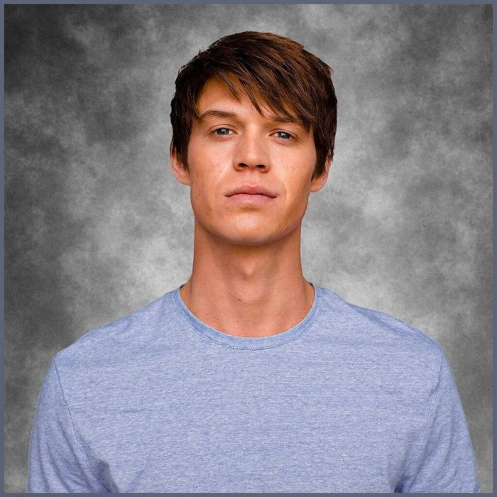 Ο Colin Ford (γνωστός από το Supernatural) υποδύεται τον 17χρονο  Joseph Wheeler.