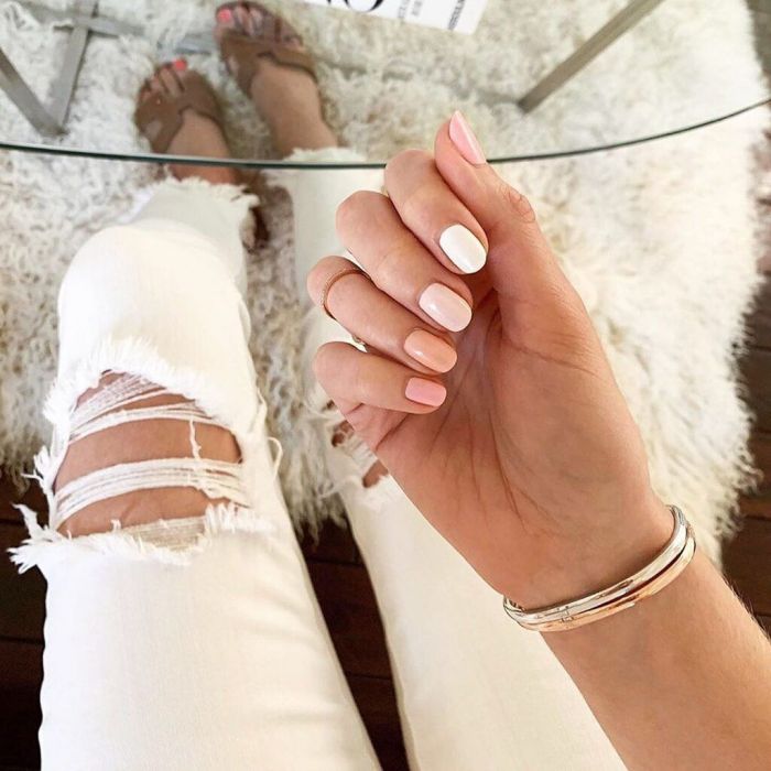 @oliveandjune Nude gradient nails... Τελειότητα!