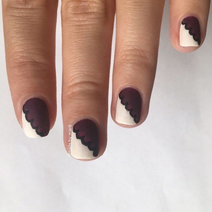 Scalloped nails ή αλλιώς νύχια που θυμίζουν κοχύλι... Αν και σου ακούγεται καλοκαιρινό, η συγκεκριμένη εκδοχή ταιριάζει απόλυτα στο φθινόπωρο.