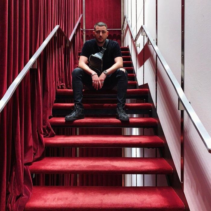 Mad Clip: Είναι «Hustla» και αυτό τον κάνει No1 στα Trends του YouTube.