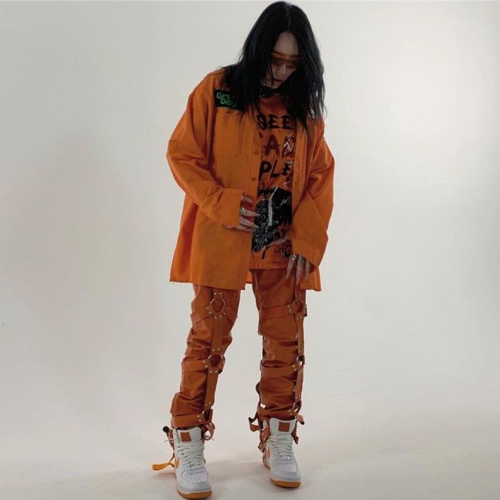 Η Billie Eilish έδωσε συνέντευξη στο Rolling Stone κι αποκάλυψε τις δύσκολες στιγμές που περνούσε στις περιοδείες της και τι είναι αυτό που τη στοιχειώνει.