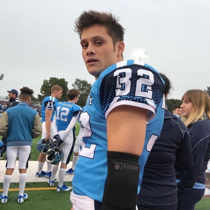 6.	Οι σκηνές πριν πεθάνει η Hannah στη σειρά είναι εμφανώς πιο φωτεινές και ζεστές. Μετά τον θάνατό της γίνονται πιο σκοτεινές με πιο ψυχρά χρώματα.