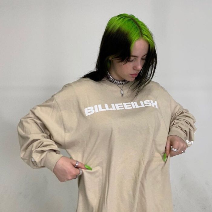 Η Maggie, η μητέρα της Billie Eilish, λάτρεψε το νέο τραγούδι της κόρης της και η αντίδρασή της είναι παραπάνω από κατανοητή αν σκεφτείς την ιστορία πίσω από αυτό. 