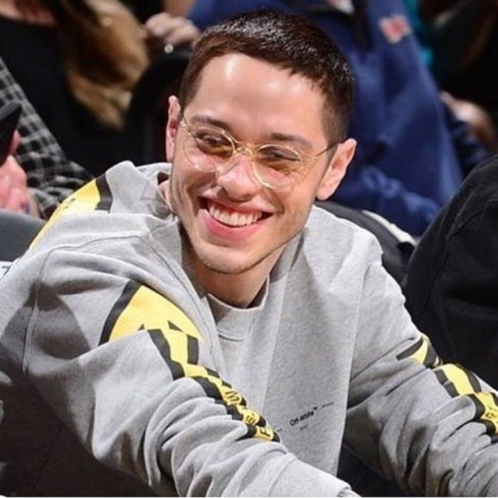 Ένας fan έλαβε ένα email με το συμβόλαιο και δεν δίστασε να το δημοσιεύσει στο Facebook γράφοντας: 