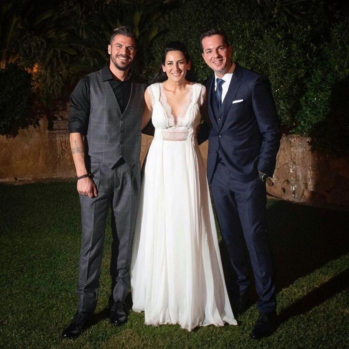 Μας συγκίνησε ο Άκης Πετρετζίκης: Ο γάμος και η τρυφερή αφιέρωσή του (photo)