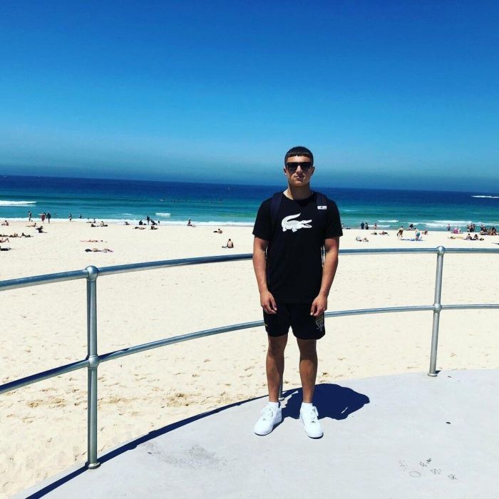 Η αγαπημένη σου teen ηθοποιός έκανε γνωστό ότι βγαίνει ραντεβού με τον Joseph Robinson παίκτη της ομάδας Wigan Warriors. 