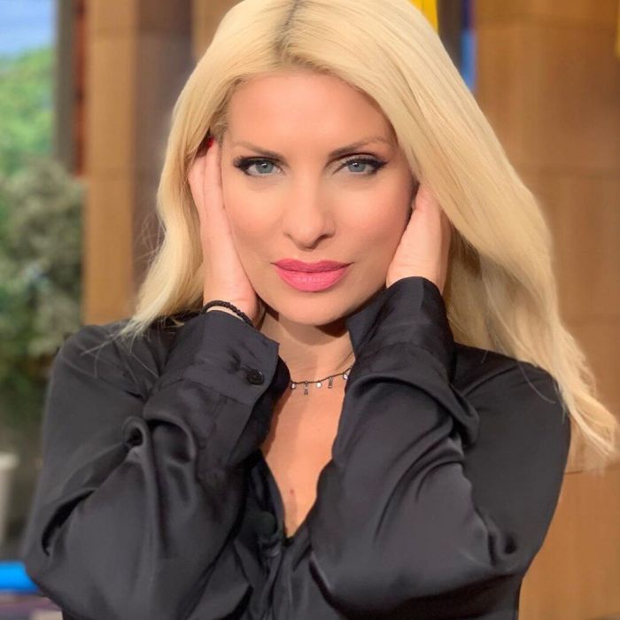 Και η Ελένη απάντησε κάπως έτσι:
«Και να θέλω δε μπορώ»