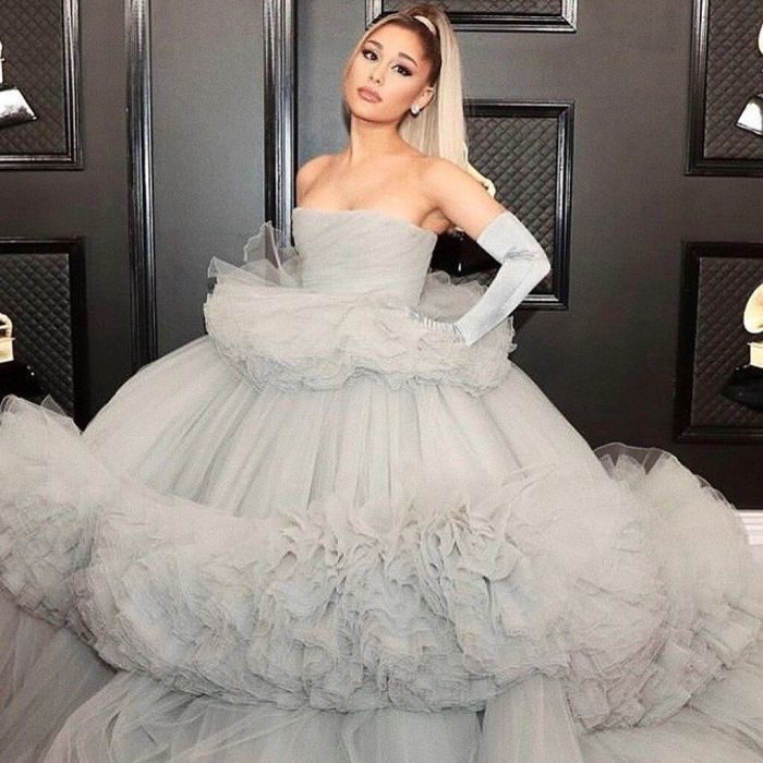 Η Ariana στα Grammy Awards ερμηνεύοντας το «Thank U, Next» έκανε μια κίνηση που ήταν ξεκάθαρα σπόντα στον πρώην της Pete Davidson.