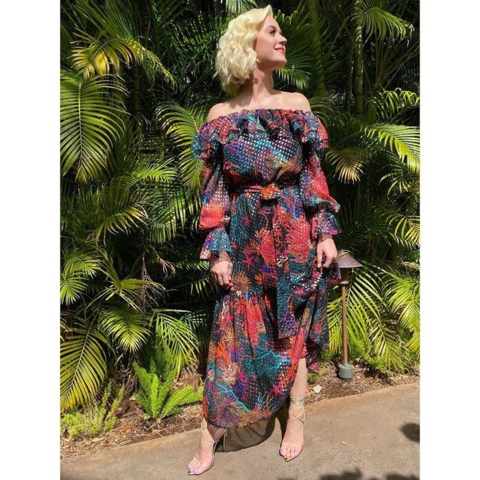 «Αν δεν με αγαπάτε στα κοντά μου μαλλιά, τότε δεν αξίζετε την θεϊκή λάμψη.»