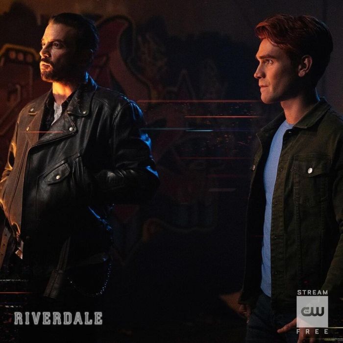 Εν τέλει εκείνη έδωσε στον Jughead την μεγάλη ιδέα για το πώς θα αντιμετωπίσει τους εχθρούς του