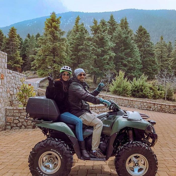 Η Χριστίνα Μπόμπα αποκάλυψε χτες το βράδυ ότι πάσχει απο κορονοϊό, έχοντας στο πλευρό της τον Σάκη Τανιμανίδη.