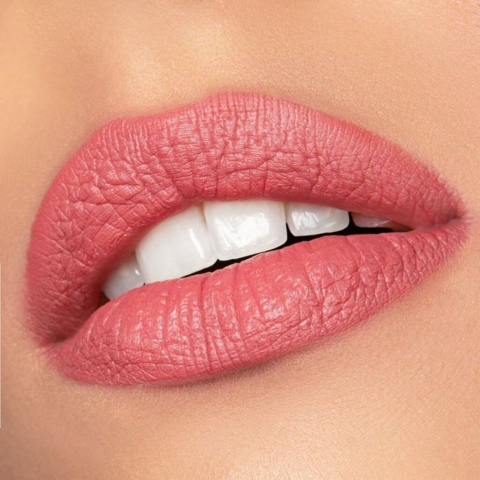 Πώς θα βάζεις μολύβι χειλιών σαν επαγγελματίας