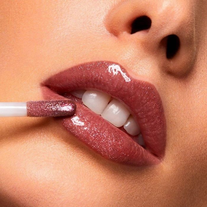 Πώς θα βάζεις μολύβι χειλιών σαν επαγγελματίας