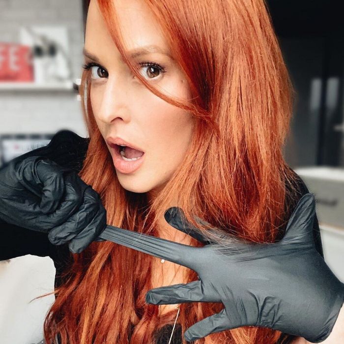 Στο live της Κυριακής η Σίσσυ αποκάλυψε πως ο μεγάλος γιος της έχει account στο Tik Tok όμως δεν την ακολουθεί και μάλλον θα την κάνει και μπλοκ, μιας και συνεχώς τον ρωτάει πράγματα.