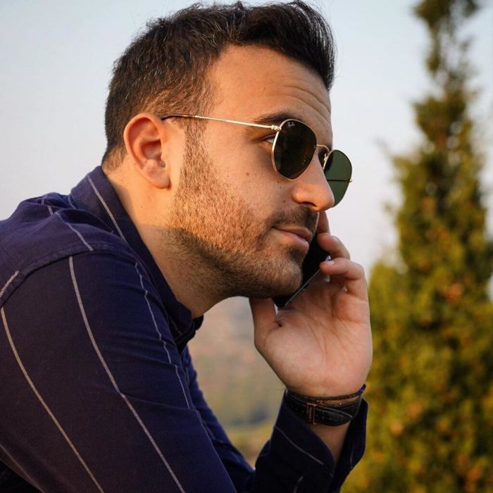 Νικηφόρος: Ο κούκλος τραγουδιστής κυκλοφόρησε το νέο του single γυρισμένο από το... σπίτι