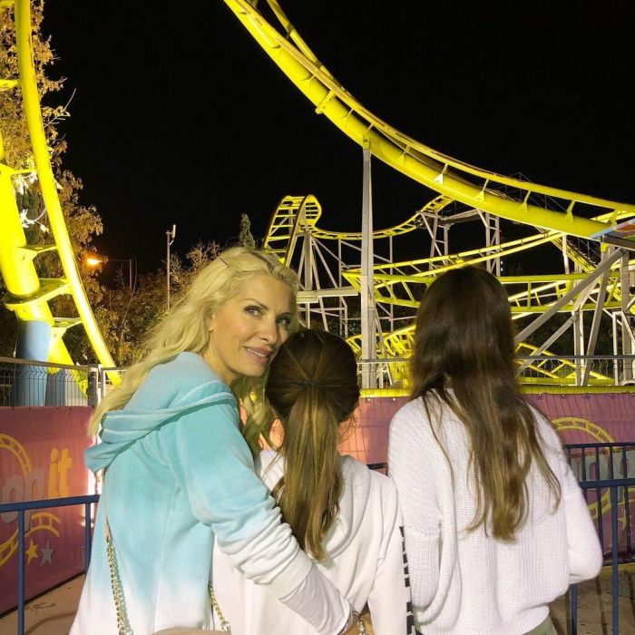 Ελένη Μενεγάκη: Το συγκινητικό φωτογραφικό άλμπουμ με τις κόρες της (photos)