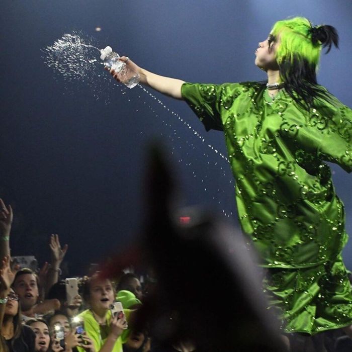 Ο πατέρας της Billie ενώ του είπε ότι δεν είναι το σπίτι της φάνηκε πως τελικά δεν τον έπεισε με αποτέλεσμα ο stalker να επιστρέψει το βράδυ της ίδιας ημέρας. 