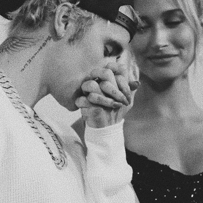 Η Hailey παραδέχθηκε ότι ευχαριστιούνται τον χρόνο που περνούν οι δυο τους στο σπίτι.
